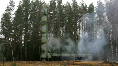Δοκιμαστική εκτόξευση διηπειρωτικού βαλλιστικού πυραύλου RS-12M Topol από τη Ρωσία - Φωτογραφία 1