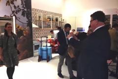Η Όλγα Κεφαλογιάννη σε ποδήλατο με τον Φούχτελ