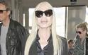 Η φρικιαστική εικόνα της Donatella Versace - Αποστεωμένο σώμα, κοκαλιάρικα πόδια, πεταγμένες φλέβες [photos] - Φωτογραφία 3