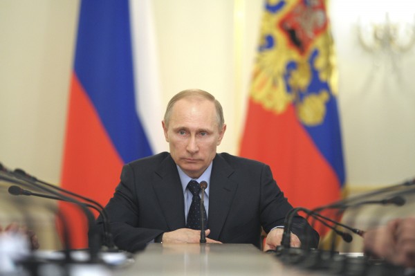 Διπλωματικός πόλεμος! Μέρκελ προς Πούτιν: Συμμορφώσου αλλιώς έρχονται κυρώσεις – Μνημόνιο για την 11 δισ. για 2 χρόνια της δίνει η Ευρώπη - Φωτογραφία 2