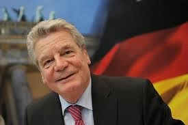 Συγγνώμη και καταβολή των αποζημιώσεων ζητά ο Δήμαρχος Καλαβρύτων από το Γερμανό Πρόεδρο Γιόαχιμ Γκάουκ - Φωτογραφία 1
