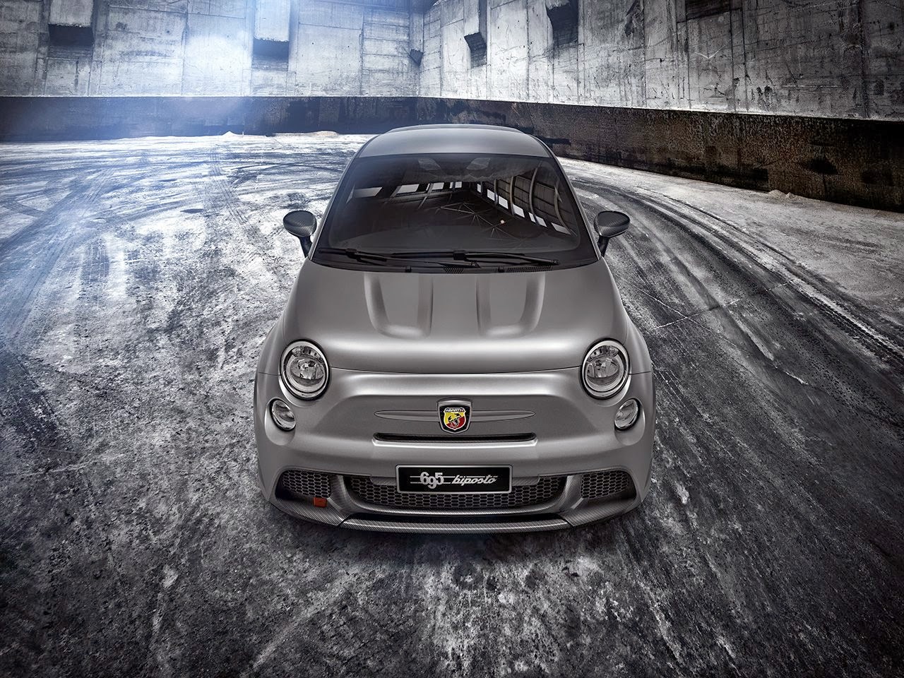 Παγκόσμια πρεμιέρα του Abarth ‘695 biposto’ στη Γενεύη - Φωτογραφία 2