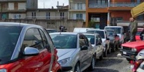 Αυτοκίνητα πολυτελείας στα αζήτητα στην Τρίπολη [video] - Φωτογραφία 1