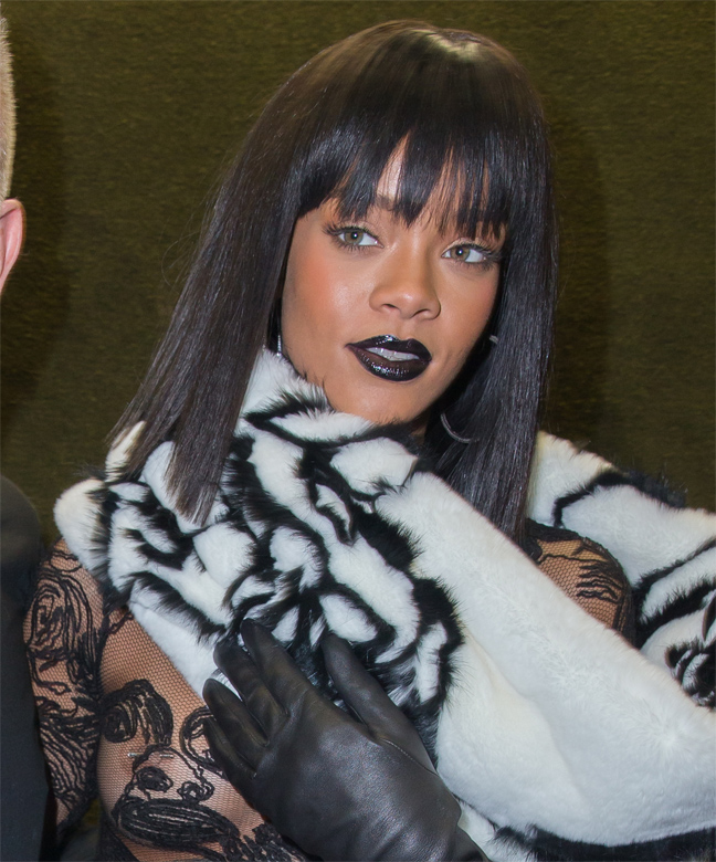 Συνεχίζει τις αποκαλύψεις η Rihanna στο Παρίσι - Φωτογραφία 10
