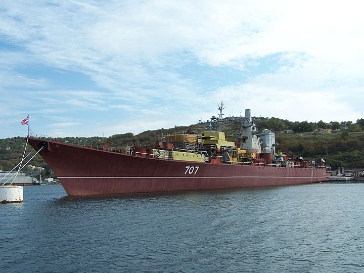 Οι Ρώσοι απέκλεισαν το ουκρανικό Ναυτικό βυθίζοντας πλοίο! - Φωτογραφία 2