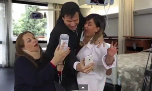 Απολαυστικός Μητσικώστας - Σε ρόλο Άδωνι Γεωργιάδη κάνει αιφνιδιαστικούς ελέγχους σε νοσοκομείο - Βγάζει selfie και τουιτάρει [video] - Φωτογραφία 1