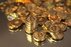 Aυτός έφτιαξε το bitcoin! Σας γεμίζει το μάτι; [photos]