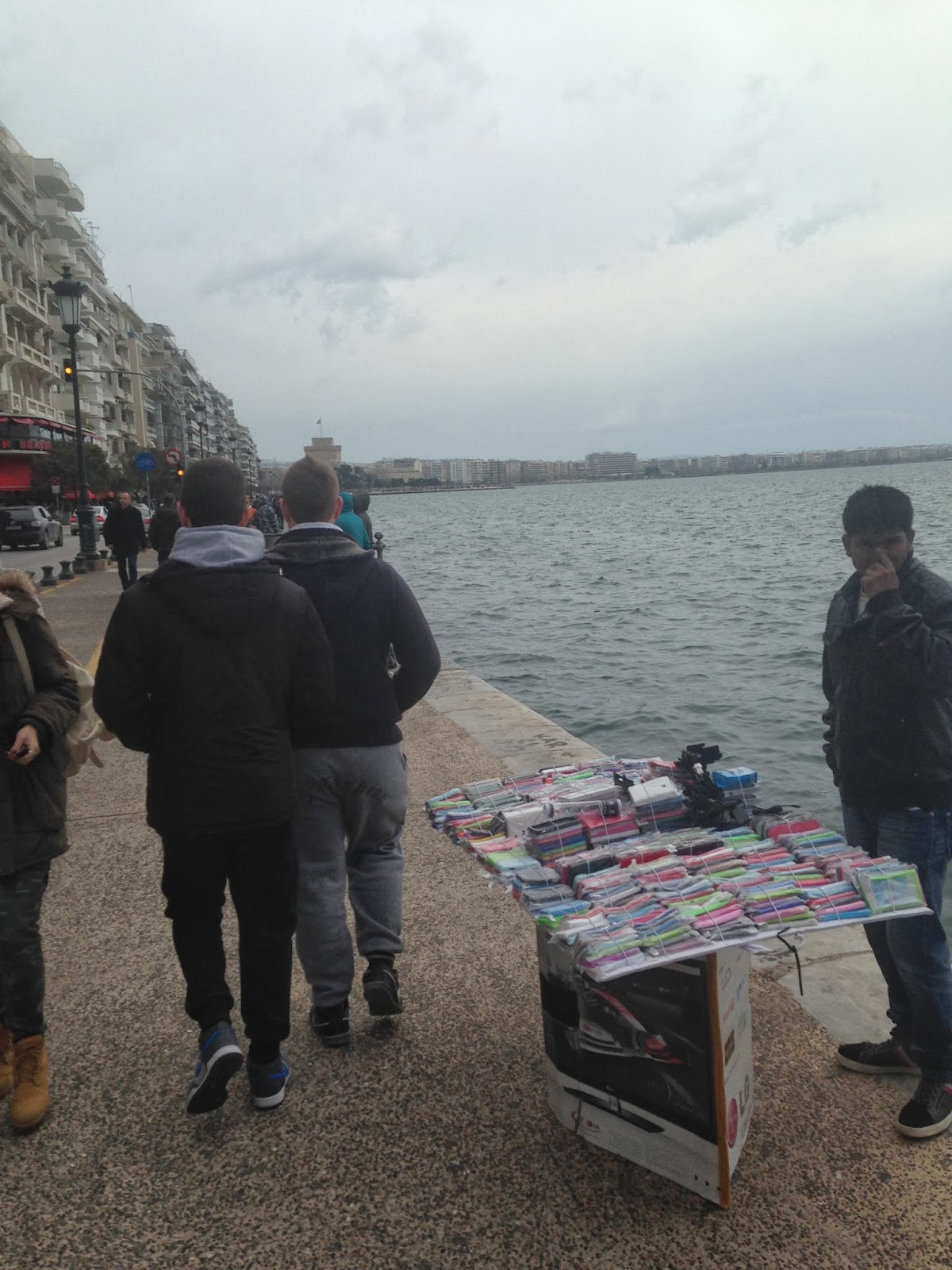 Μήνυμα αναγνώστη σχετικά με το παρεμπόριο που υπάρχει στη Θεσσαλονίκη - Φωτογραφία 2