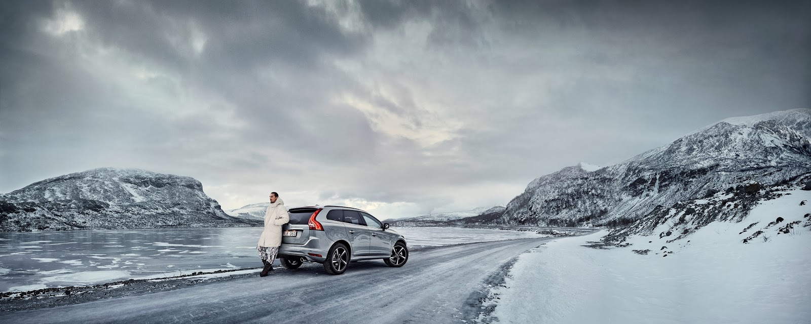 • Η Volvo προβάλει τη σουηδική της ταυτότητα μέσα από μία νέα δυναμική καμπάνια. • Κεντρικά πρόσωπα της καμπάνιας το Νέο Volvo XC60 και ο διάσημος, διεθνής σουηδός ποδοσφαιριστής Ζλάταν Ιμπραΐμοβιτς - Φωτογραφία 3