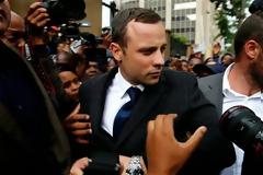 Πιστόριους: «Λύγισε», κάνοντας εμετό - Κατέθεσε ο φύλακας του σπιτιού του - Στο τηλέφωνο έκανε τον «Κινέζο»