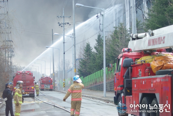 Πυρκαγιά σε εργοστάσιο στην Κορέα επηρεάζει την κυκλοφορία του Galaxy S5! - Φωτογραφία 3