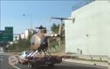 Ελικόπτερο... προσγειώθηκε πριν λίγο στην Αττική οδό! [photo] - Φωτογραφία 3