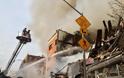 Συναγερμός στη Νέα Υόρκη: Kατέρρευσε πολυκατοικία έπειτα από ισχυρή έκρηξη [photos+video] - Φωτογραφία 2
