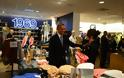 Obama: Ψωνίζοντας για τη Michelle και τις κόρες του - Φωτογραφία 2