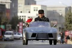 Έφτιαξε Lamborghini για να πηγαίνει τον εγγονό του στο σχολείο! [photos&video]