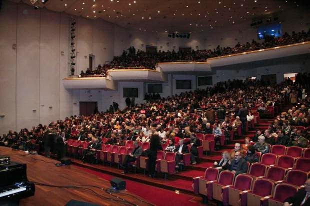 Δείτε φωτο από την συναυλία με την Μαρία Φαραντούρη και την Ορχήστρα Νυκτών Εγχόρδων για τα 50 χρόνια του Πανεπιστημίου Πατρών - Φωτογραφία 11