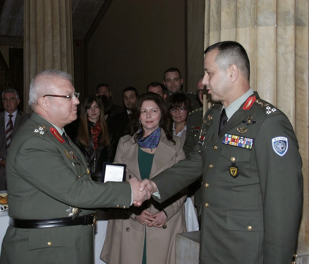 ΠΑΡΟΥΣΙΑ ΑΡΧΗΓΟΥ ΓΕΕΘΑ ΣΤΗΝ ΤΕΛΕΤΗ ΠΑΡΑΔΟΣΗΣ-ΠΑΡΑΛΑΒΗΣ ΚΑΘΗΚΟΝΤΩΝ ΔΙΟΙΚΗΤΟΥ ΣΕΘΑ - Φωτογραφία 10