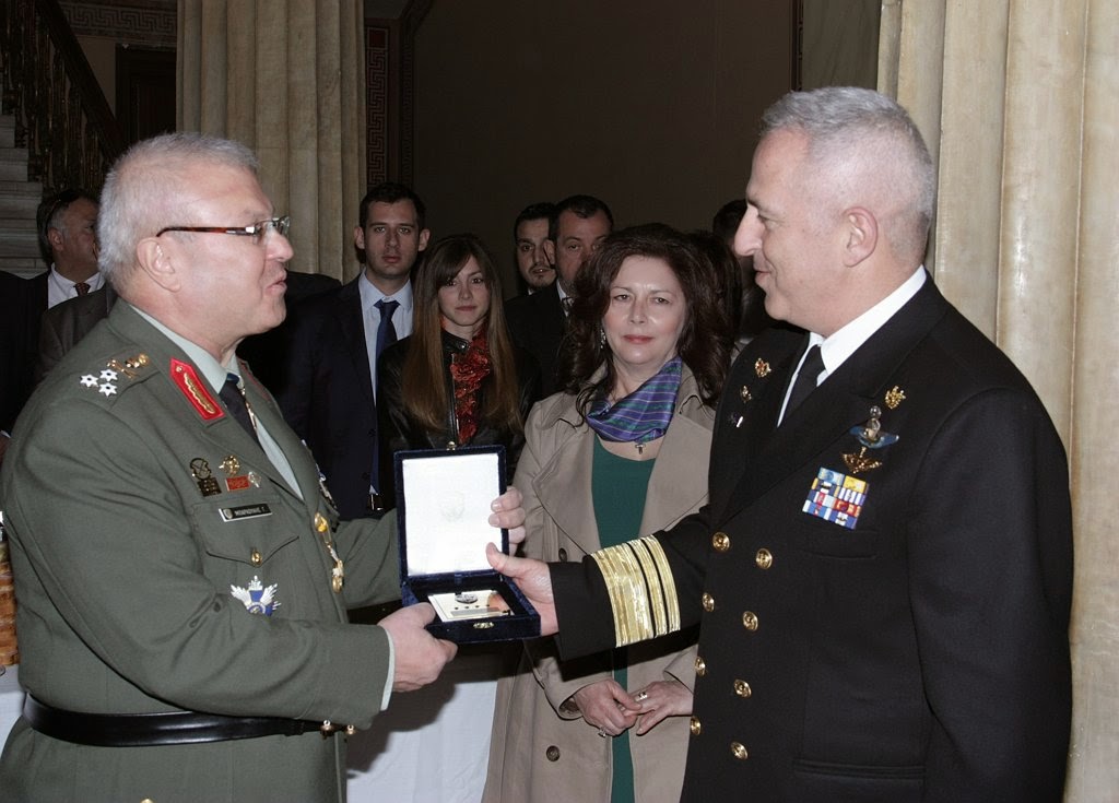 ΠΑΡΟΥΣΙΑ ΑΡΧΗΓΟΥ ΓΕΕΘΑ ΣΤΗΝ ΤΕΛΕΤΗ ΠΑΡΑΔΟΣΗΣ-ΠΑΡΑΛΑΒΗΣ ΚΑΘΗΚΟΝΤΩΝ ΔΙΟΙΚΗΤΟΥ ΣΕΘΑ - Φωτογραφία 11