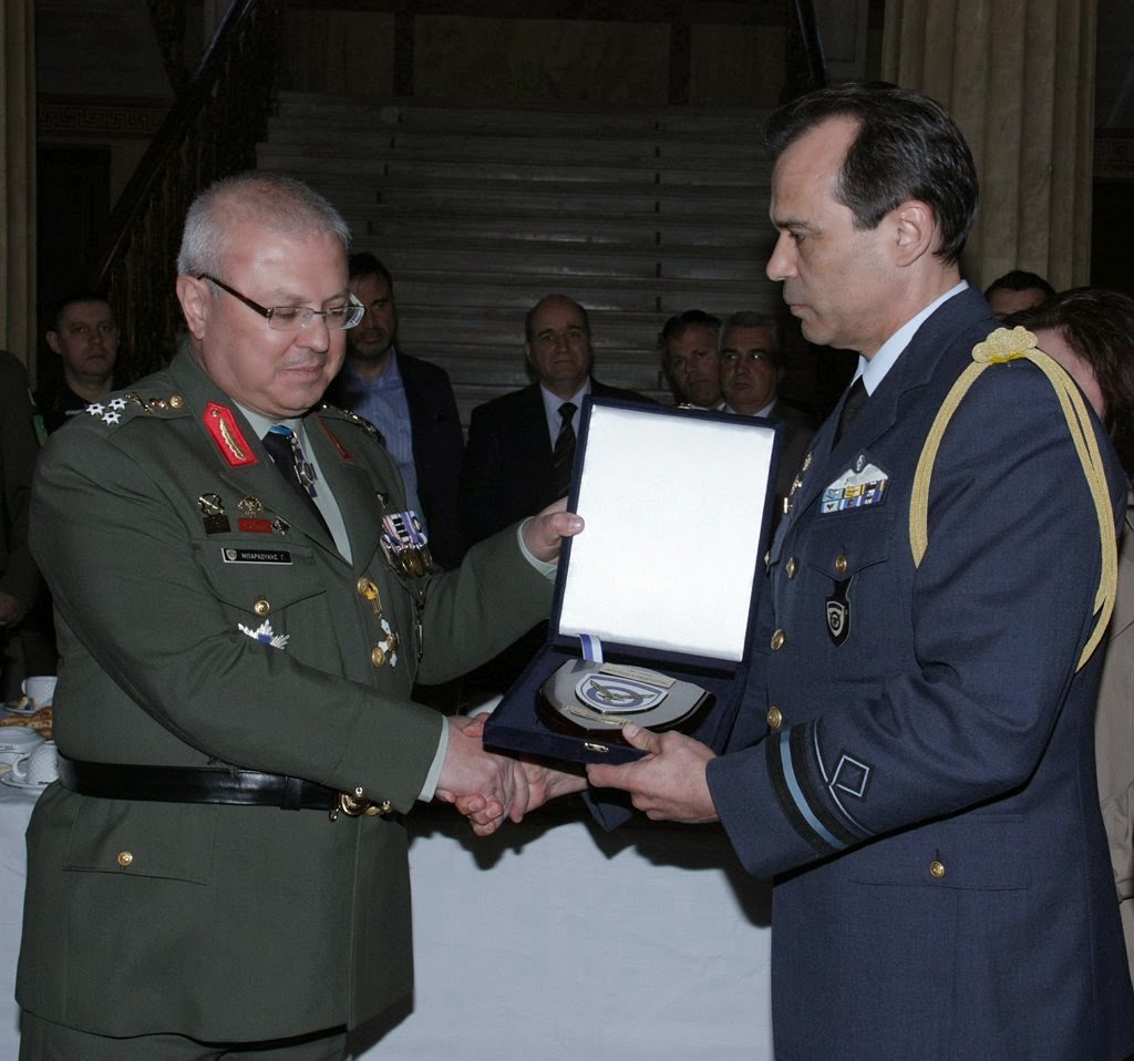 ΠΑΡΟΥΣΙΑ ΑΡΧΗΓΟΥ ΓΕΕΘΑ ΣΤΗΝ ΤΕΛΕΤΗ ΠΑΡΑΔΟΣΗΣ-ΠΑΡΑΛΑΒΗΣ ΚΑΘΗΚΟΝΤΩΝ ΔΙΟΙΚΗΤΟΥ ΣΕΘΑ - Φωτογραφία 12