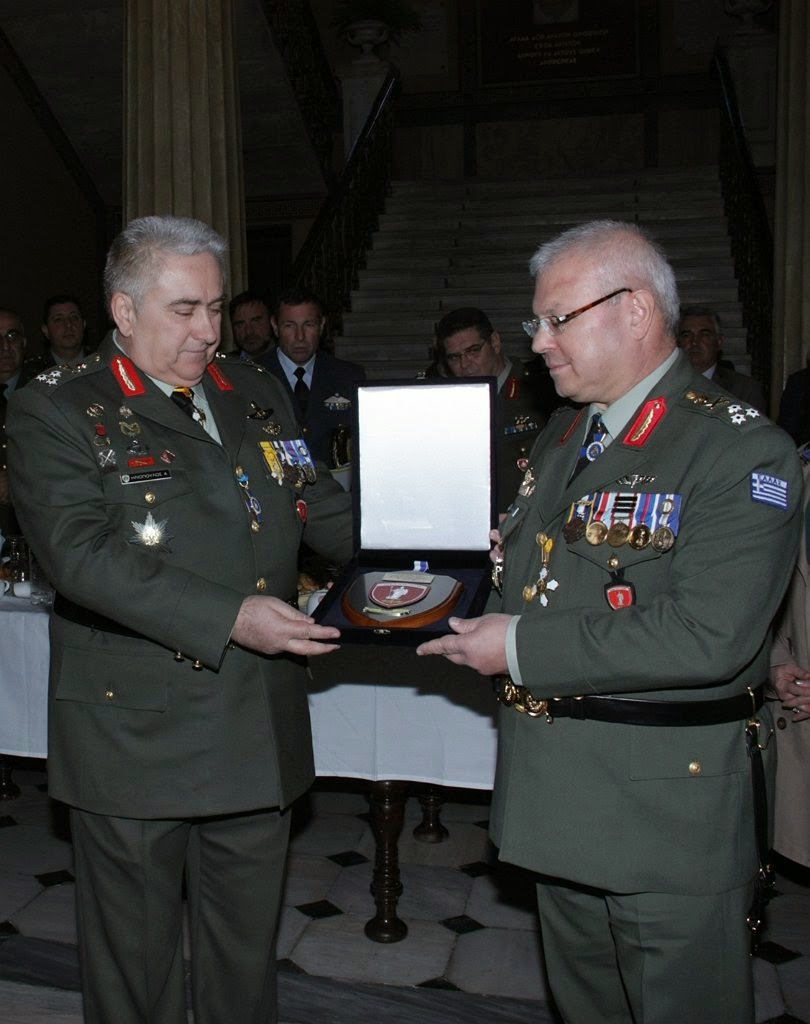 ΠΑΡΟΥΣΙΑ ΑΡΧΗΓΟΥ ΓΕΕΘΑ ΣΤΗΝ ΤΕΛΕΤΗ ΠΑΡΑΔΟΣΗΣ-ΠΑΡΑΛΑΒΗΣ ΚΑΘΗΚΟΝΤΩΝ ΔΙΟΙΚΗΤΟΥ ΣΕΘΑ - Φωτογραφία 9