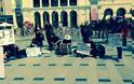 Σε εξέλιξη καθιστική διαμαρτυρία σήμερα των εκπαιδευτικών στη Πάτρα [Photos - Video] - Φωτογραφία 2