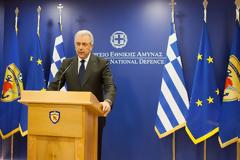 ΣΤΟ ΠΟΛΕΜΙΚΟ ΝΑΥΤΙΚΟ ΤΑ ΤΕΣΣΕΡΑ ΥΠΟΒΡΥΧΙΑ