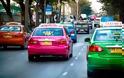 Ταξί ροζ, πορτοκαλί, μοβ, πράσινα, κίτρινα... [photos]