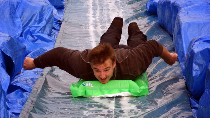 Νεροτσουλήθρα στο δρόμο! [photos] - Φωτογραφία 2