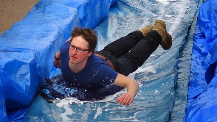 Νεροτσουλήθρα στο δρόμο! [photos] - Φωτογραφία 3