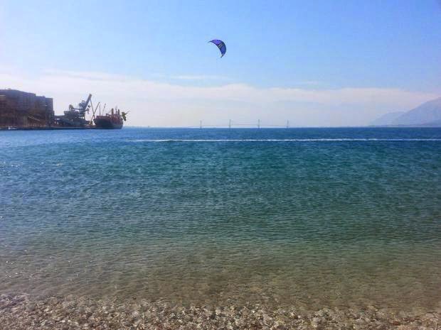 Πάτρα: Οι Kitesurfers καθάρισαν την παραλία στο Δρέπανο - Φωτογραφία 2