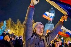 «Γκάζι» για προσάρτηση της Κριμαίας με την Ρωσία- Κυρώσεις θέλει η ΕΕ...!!!