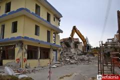 Κεφαλλονιά: Ξεκίνησαν οι κατεδαφίσεις [Photos]