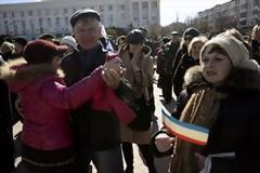 Ο Πούτιν αναγνώρισε την ανεξαρτησία της Κριμαίας - ΗΠΑ και ΕΕ επέβαλαν κυρώσεις