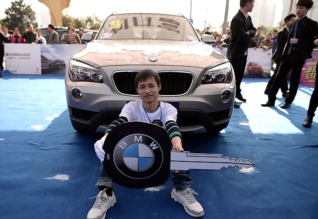 Όποιος αντέξει κερδίζει μια BMW - Φωτογραφία 7