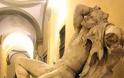 Έσπασε ελληνορωμαϊκό άγαλμα για να τραβήξει μια selfie [Photos] - Φωτογραφία 7