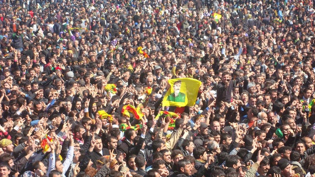 Νεβρόζ 2012: Η φωτιά της Ελευθερίας και του Αγώνα των Κούρδων όχι μόνο δεν σβήνει αλλά μεγαλώνει! - Φωτογραφία 14