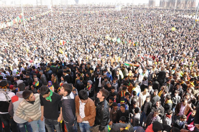 Νεβρόζ 2012: Η φωτιά της Ελευθερίας και του Αγώνα των Κούρδων όχι μόνο δεν σβήνει αλλά μεγαλώνει! - Φωτογραφία 2