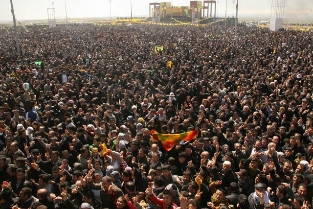 Νεβρόζ 2012: Η φωτιά της Ελευθερίας και του Αγώνα των Κούρδων όχι μόνο δεν σβήνει αλλά μεγαλώνει! - Φωτογραφία 8