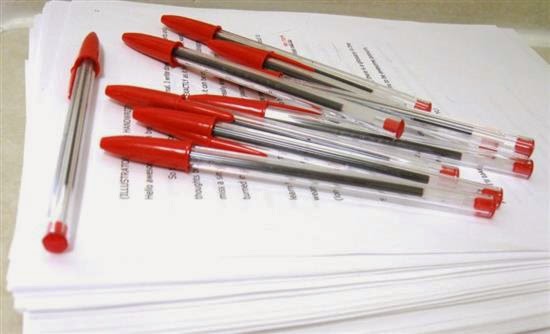 Απαγορεύονται τα κόκκινα στυλό - Φωτογραφία 1