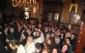 Πάτρα: Πλήθος κόσμου στην εξόδιο ακολουθία για τον Αρχιμανδρίτη Χριστόφορο Μεϊντανά - Δείτε φωτο - Φωτογραφία 2