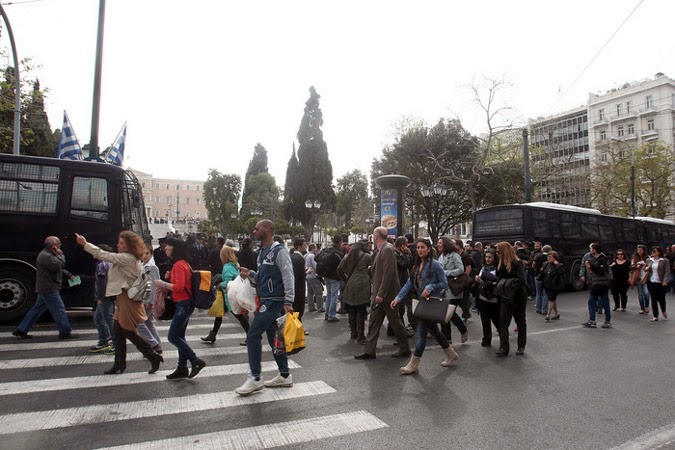 Δείτε φωτογραφίες από τη μαθητική παρέλαση - Φωτογραφία 9