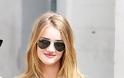 Rosie Huntington: Για άλλη μια φορά braless - Φωτογραφία 7