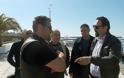 Συνάντηση της Ελληνικής Αυγής με αλιείς και οστρακαλιείς στο λιμάνι της Νέας Μηχανιώνας