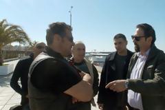 Συνάντηση της Ελληνικής Αυγής με αλιείς και οστρακαλιείς στο λιμάνι της Νέας Μηχανιώνας