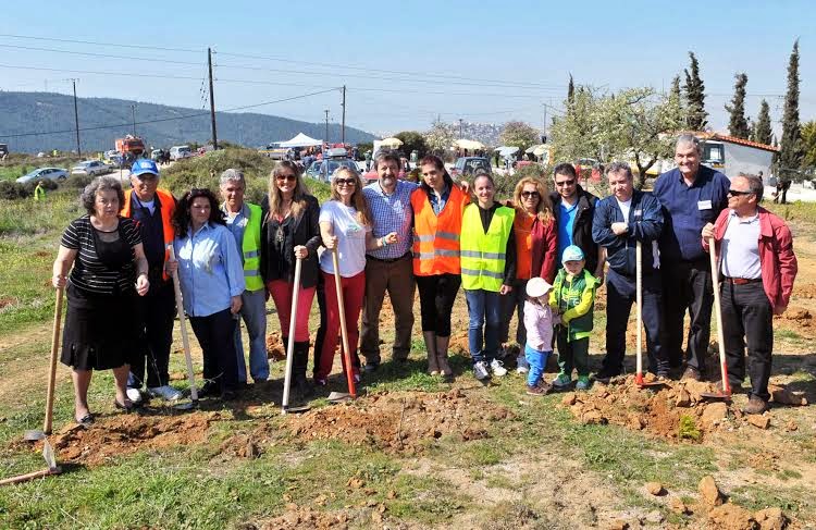 1.000 πολίτες φύτεψαν 9.000 δέντρα - 250 άτομα υιοθέτησαν το δικό τους δεντράκι - Φωτογραφία 5