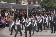 Αγρίνιο: Στο αστυνομικό Μέγαρο επειδή μούντζωσε 5 φορές τους επισήμους! Δείτε βίντεο και φωτογραφίες...