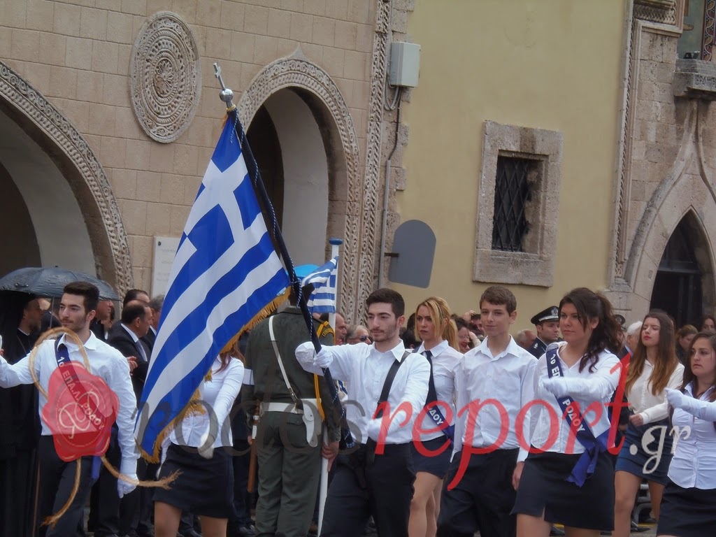 Με μεγαλοπρέπεια και με βροχή η παρέλαση στη Ρόδο [Photos] - Φωτογραφία 15