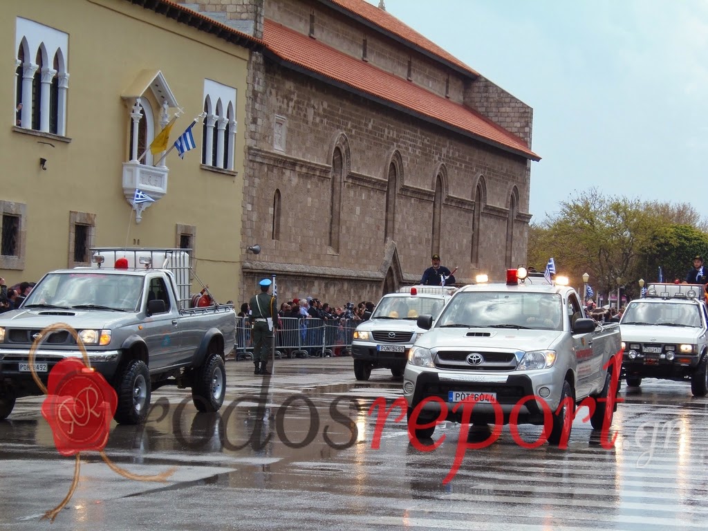 Με μεγαλοπρέπεια και με βροχή η παρέλαση στη Ρόδο [Photos] - Φωτογραφία 20