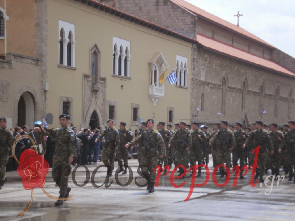 Με μεγαλοπρέπεια και με βροχή η παρέλαση στη Ρόδο [Photos] - Φωτογραφία 4