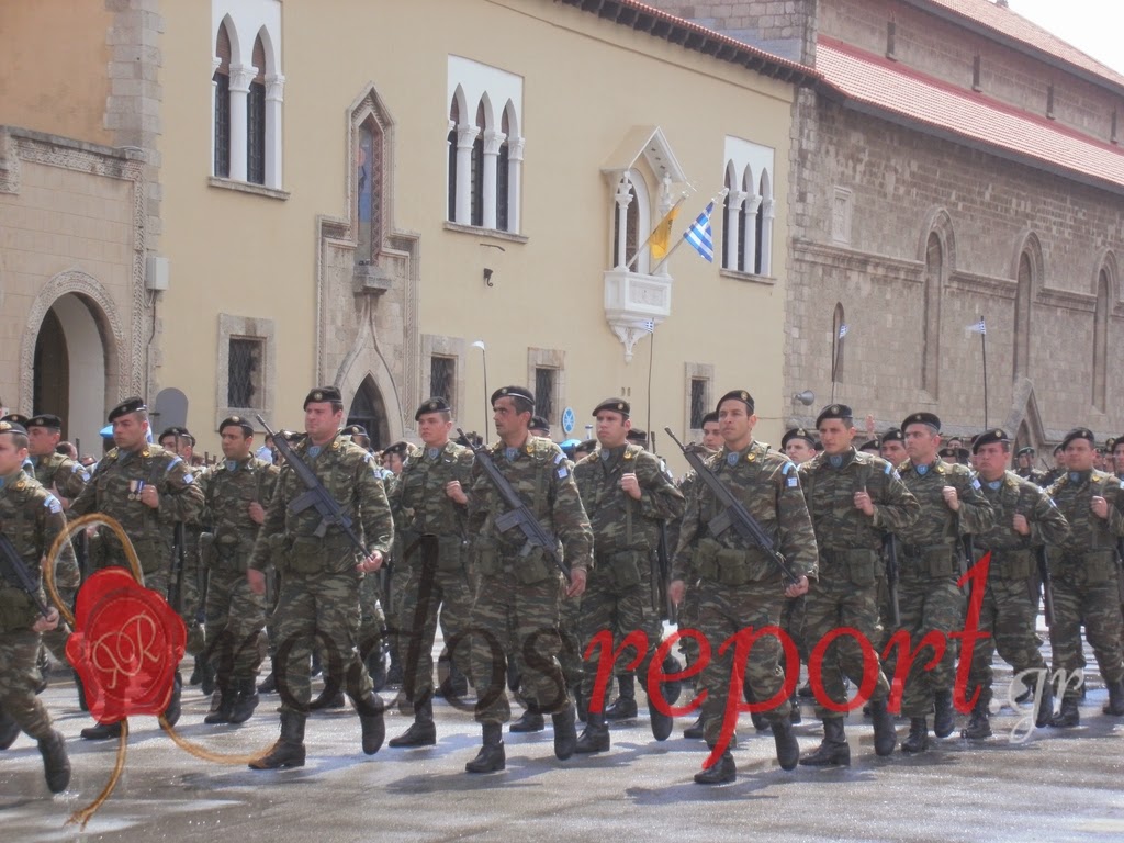 Με μεγαλοπρέπεια και με βροχή η παρέλαση στη Ρόδο [Photos] - Φωτογραφία 5